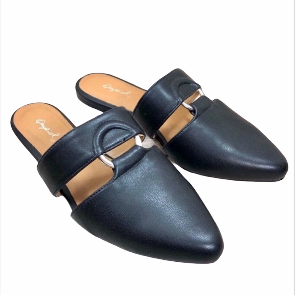 NEW Qupid Black keyhole cutout loafer mules flats slip-ons size 5.5 NWOT